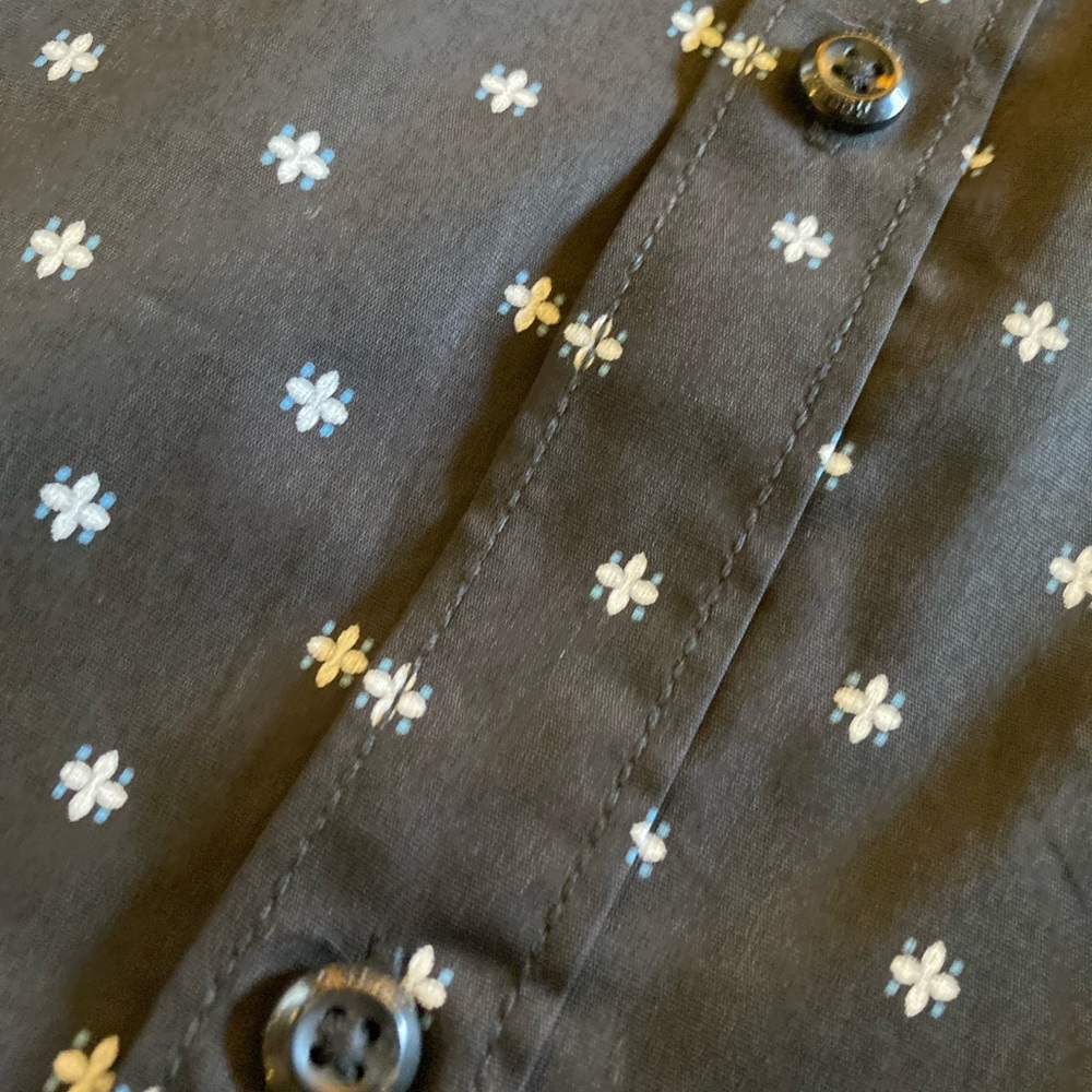 Guess Patterned Short-Sleeved Button-Up - Picture 7 of 7